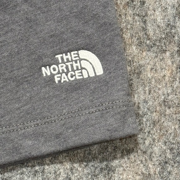 The North Face Mens Grey Sweat Shorts Cotton Blend Elastic Waist Small Pockets - Picture 3 of 9